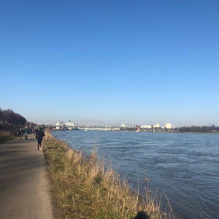 Rheinblick Sommershof Colonia Exterior foto